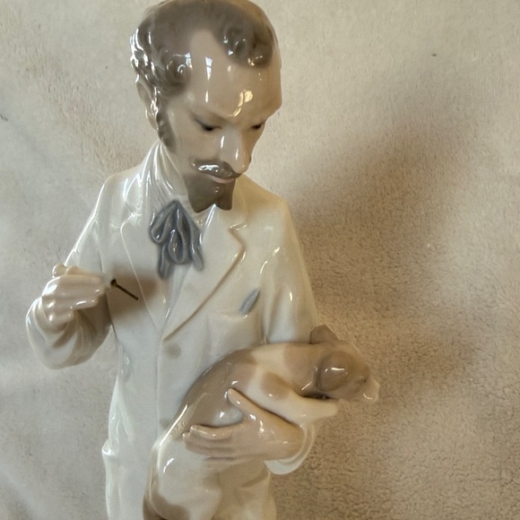 Lladro Porcelain figurine – the veterinarian - Picture 3 of 8